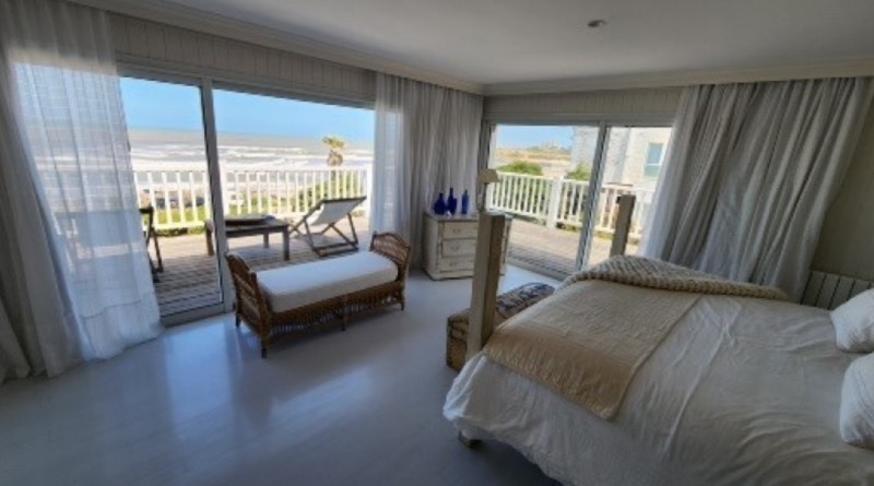 Increible casa de playa frente al mar